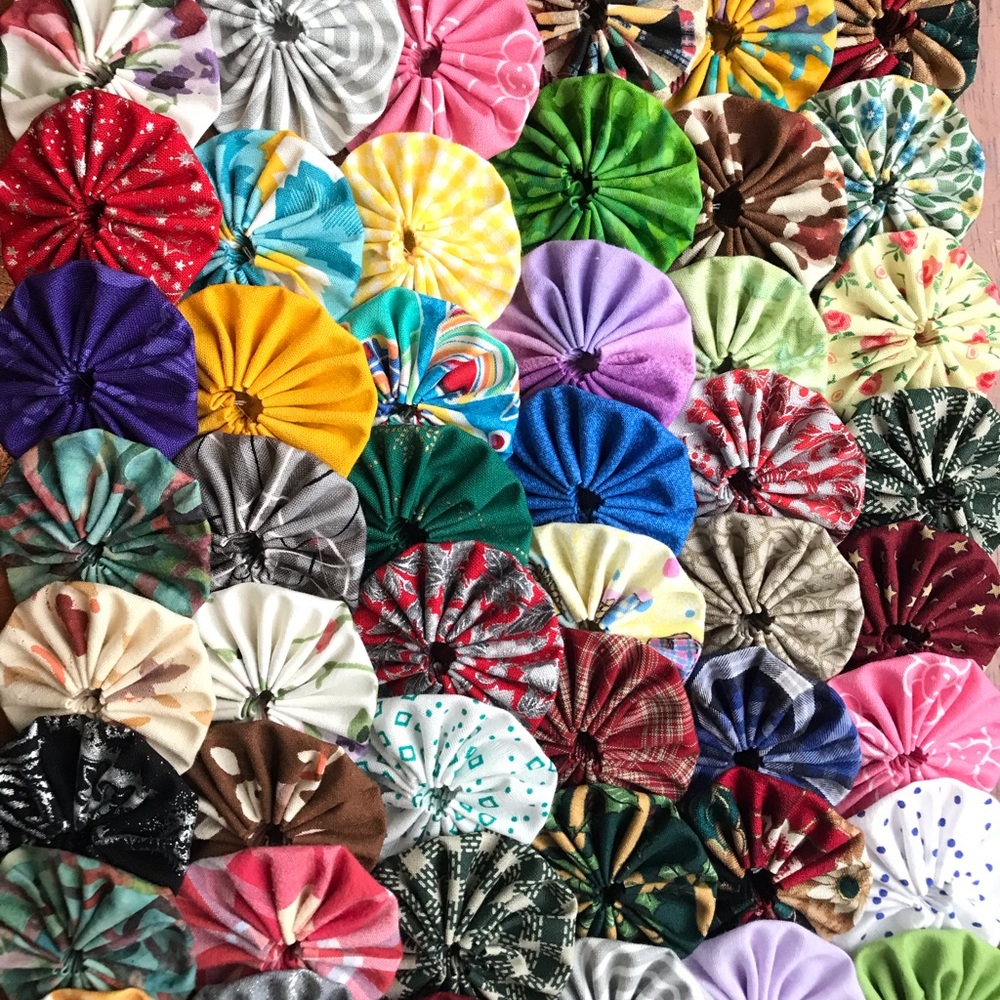 60 Colorful Fabric Yo-Yo Quilt Squares - Multicolor